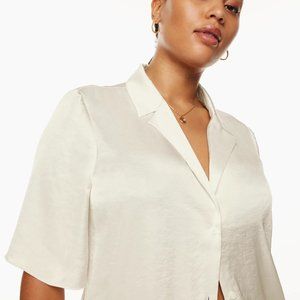 Aritzia Short-sleeve silk button-up blouse S